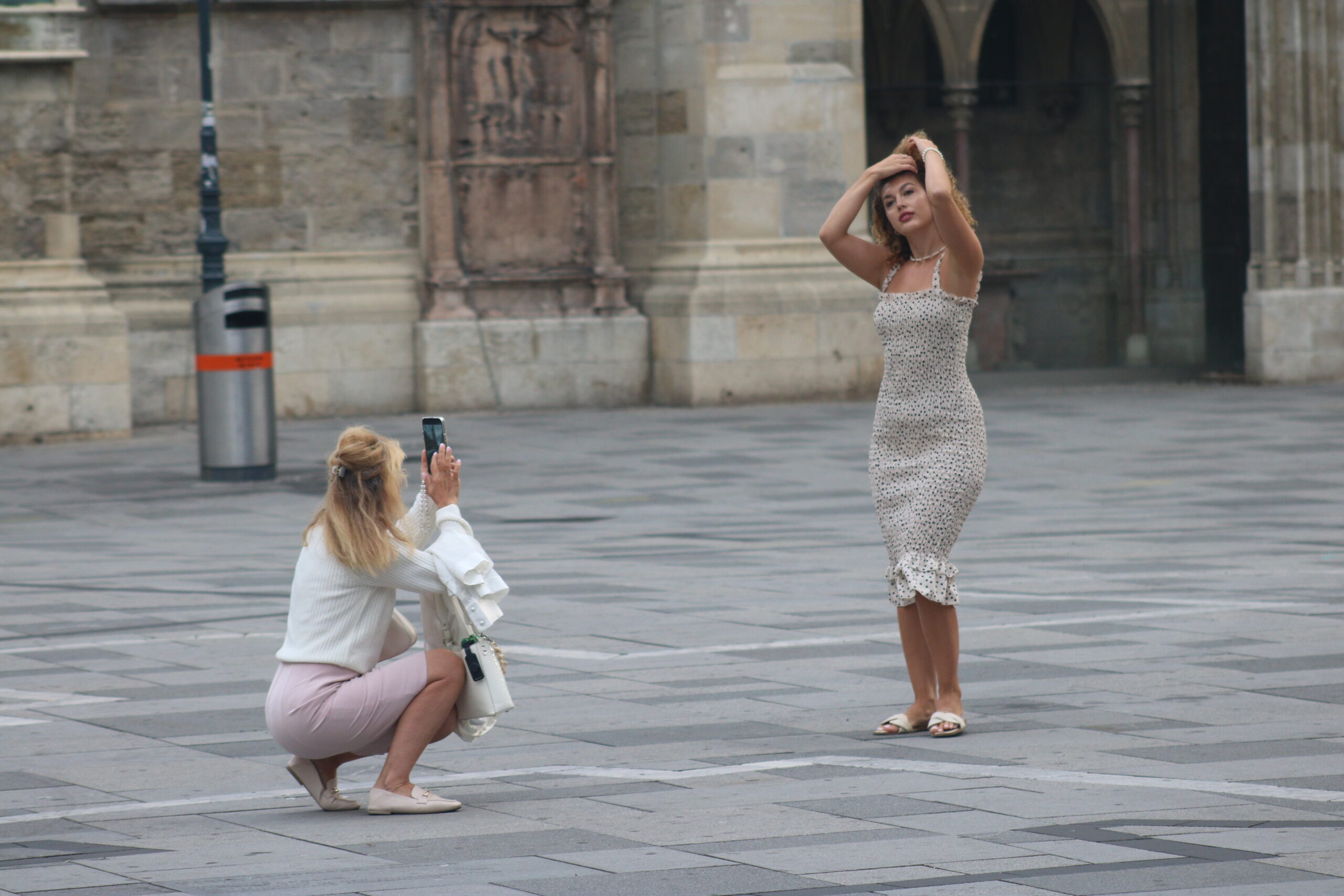 Beyond the Snapshot: Mastering the Art of the Travel Pose