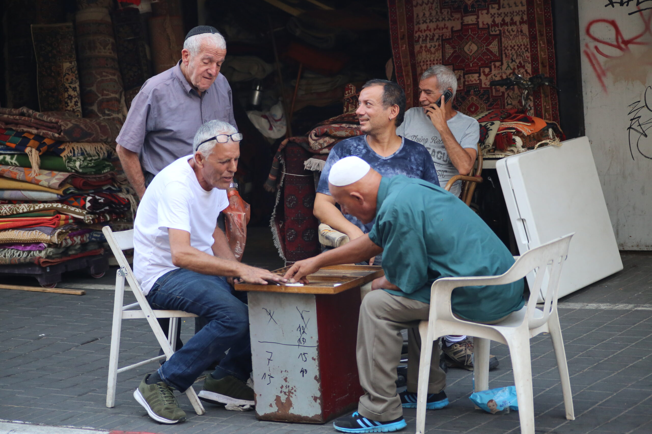 Playing Backgammon in the Streets